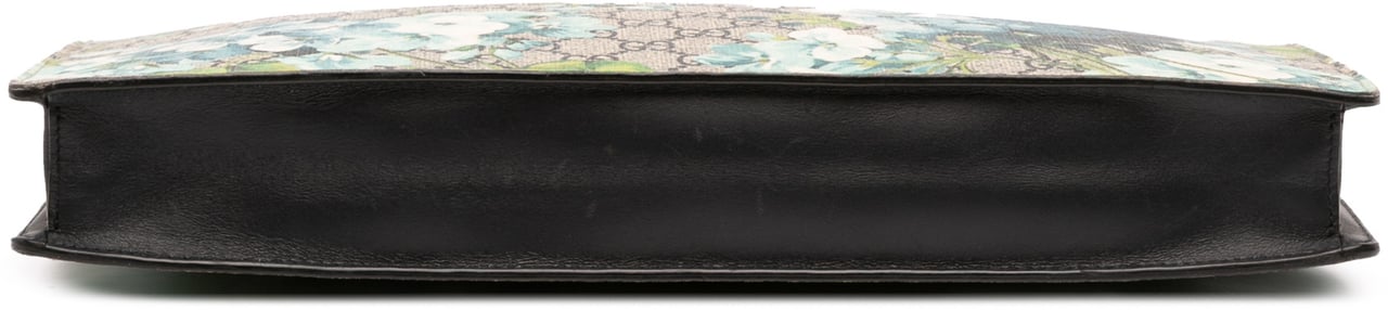 Gucci GG Supreme Blooms Messenger Bag Bruin