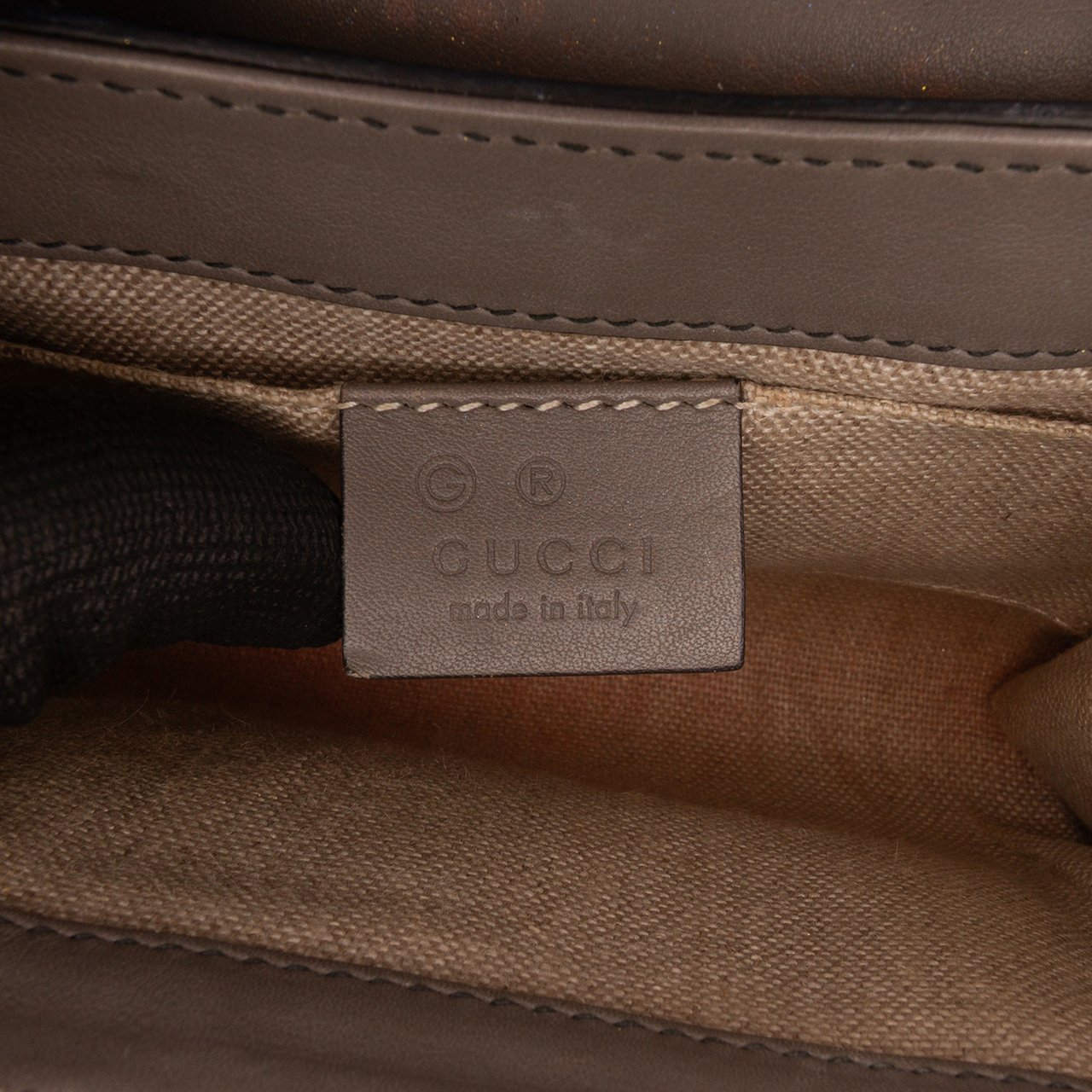 Gucci Mini Microguccissima Emily Crossbody Grijs