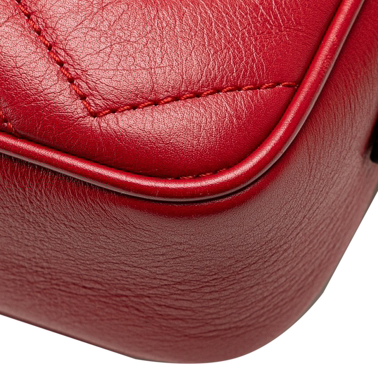 Gucci Mini GG Marmont Matelasse Leather Crossbody Rood