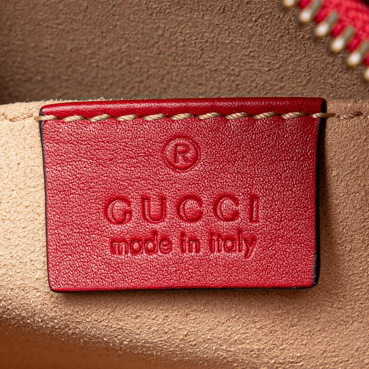 Gucci Mini GG Marmont Matelasse Leather Crossbody Rood