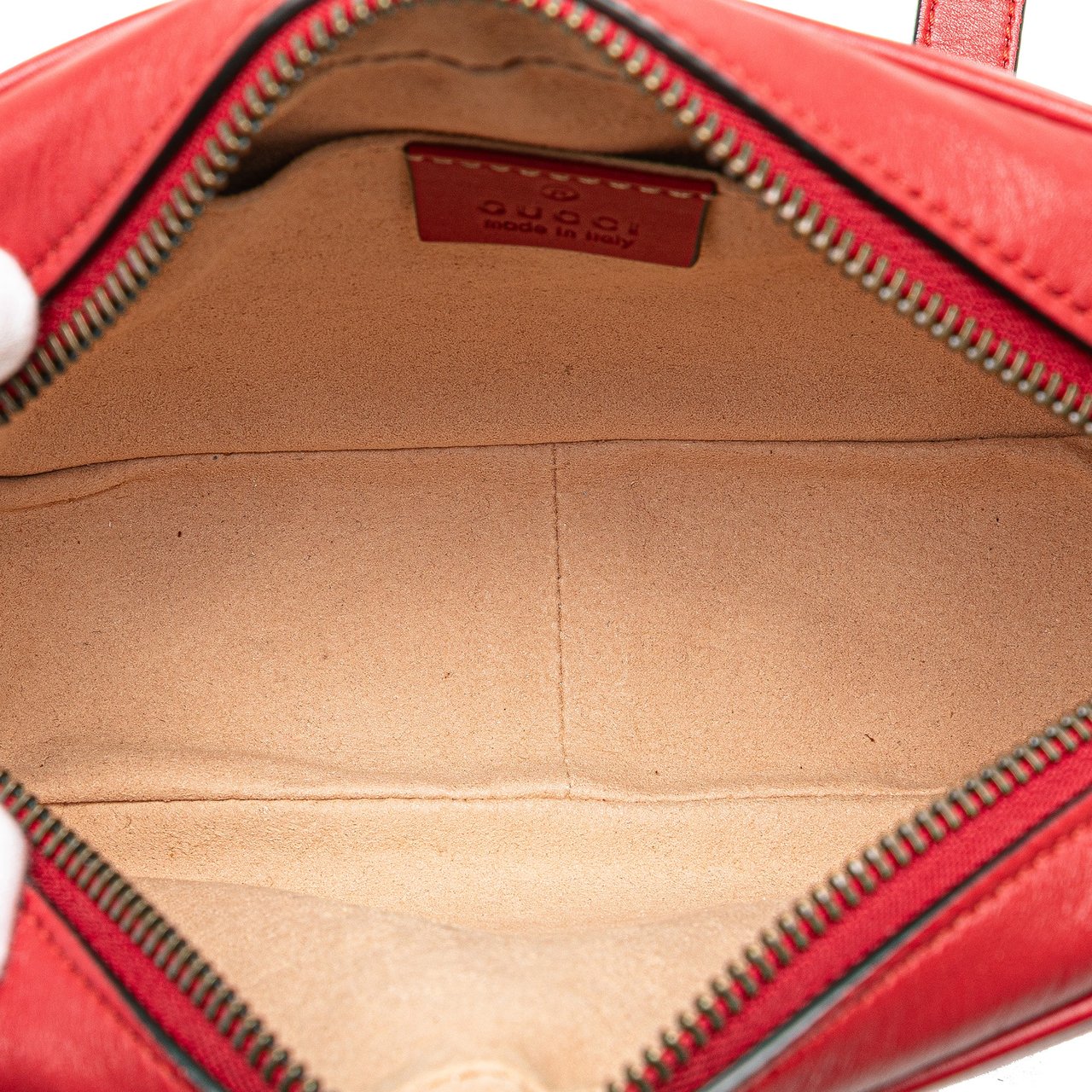Gucci Mini GG Marmont Matelasse Leather Crossbody Rood