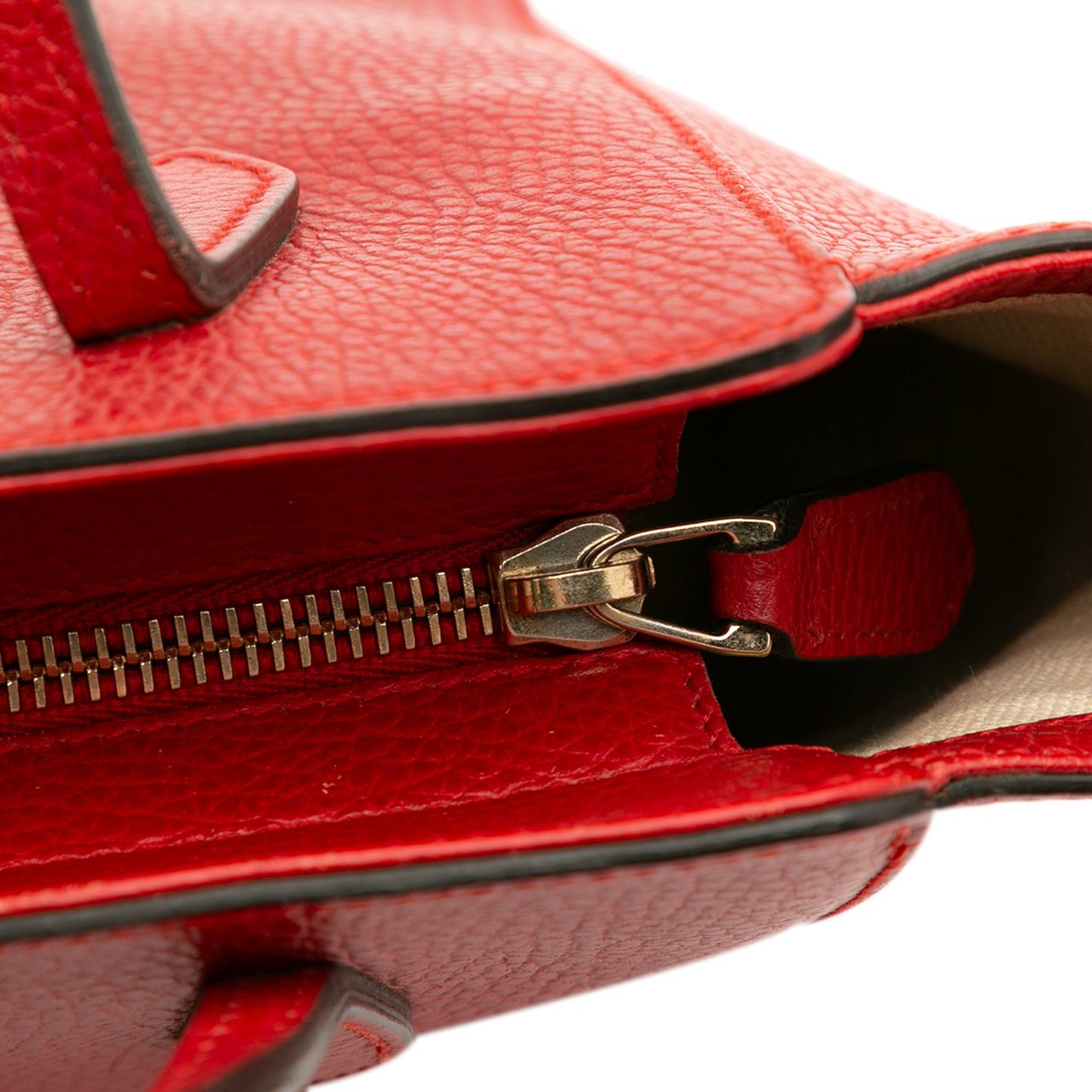 Gucci Mini Leather Swing Satchel Rood