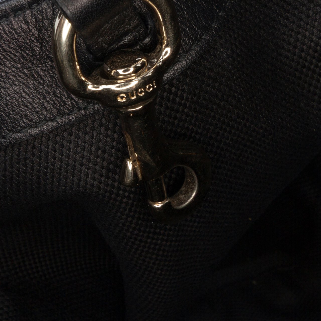 Gucci Small Patent Soho Satchel Zwart