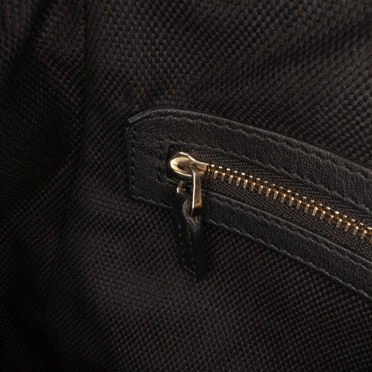 Gucci Small Patent Soho Satchel Zwart