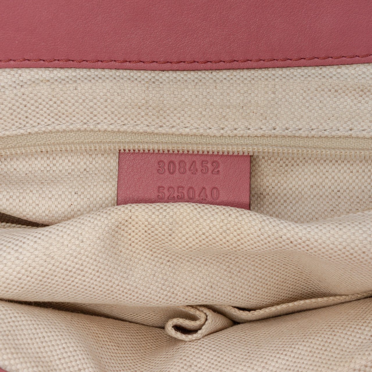 Gucci Microguccissima Sukey Crossbody Roze