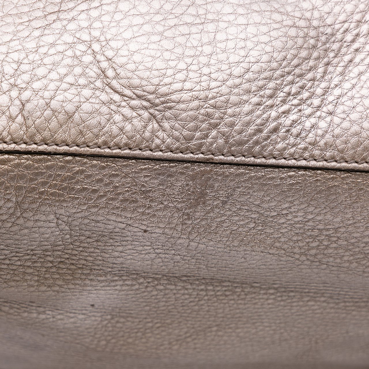 Gucci Medium Leather Soho Chain Tote Goud