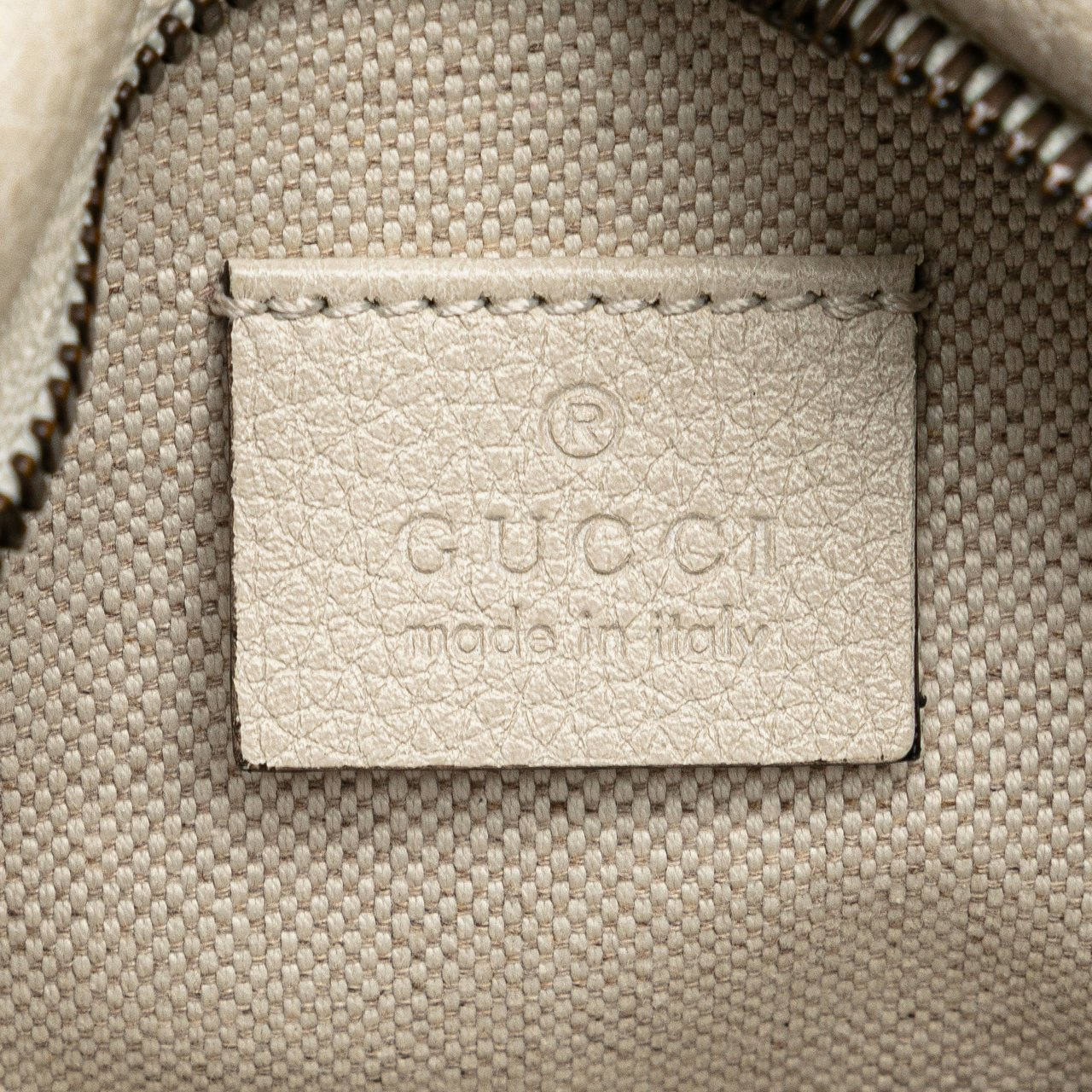 Gucci Leather Logo Belt Bag Wit