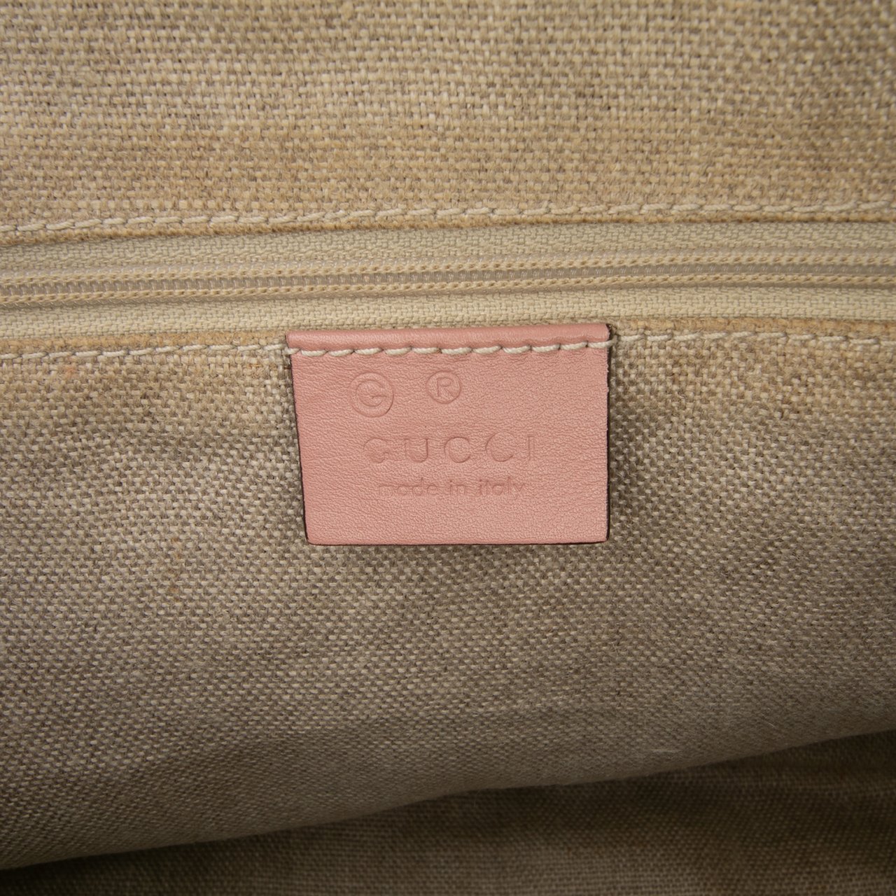 Gucci Medium Microguccissima Dome Satchel Roze
