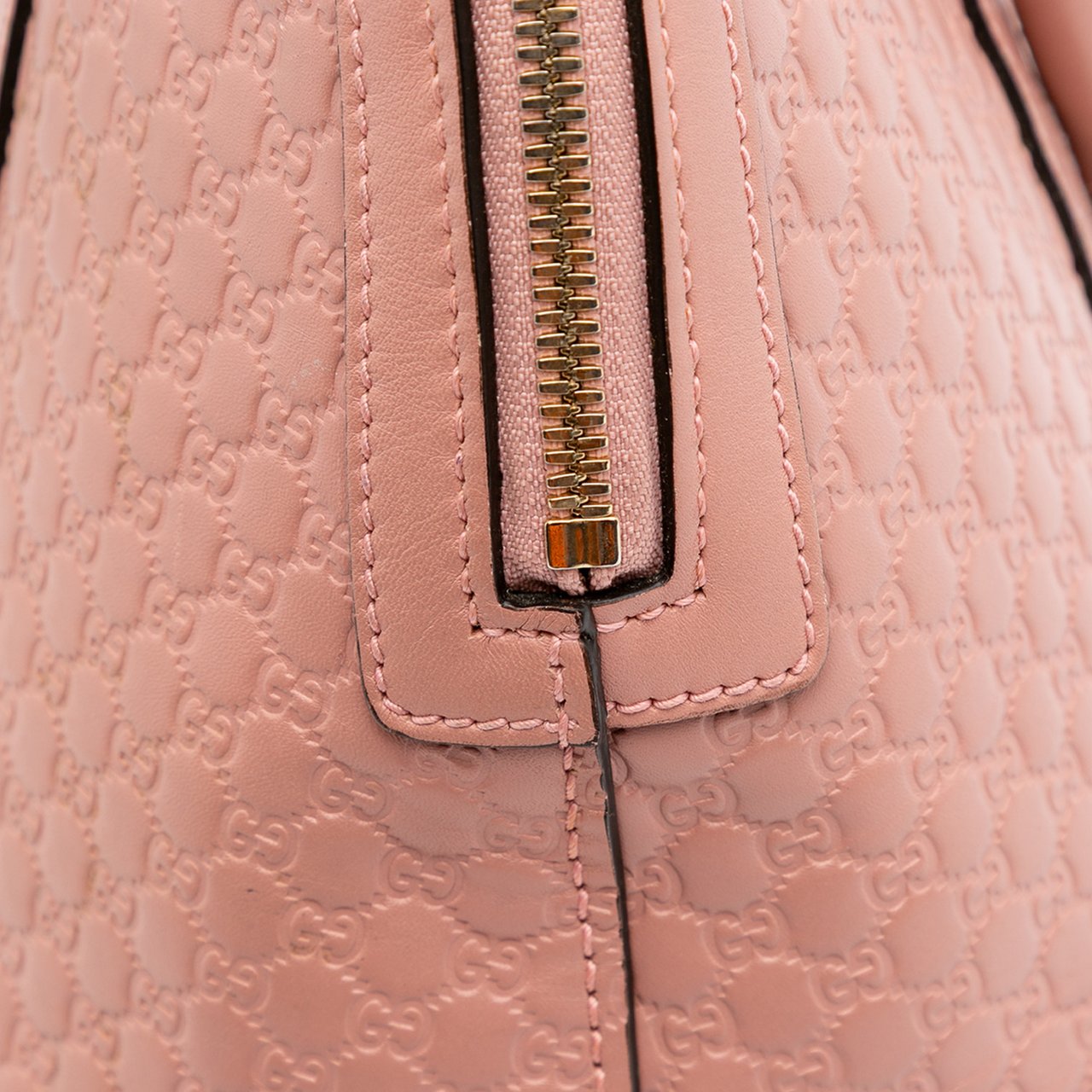 Gucci Medium Microguccissima Dome Satchel Roze