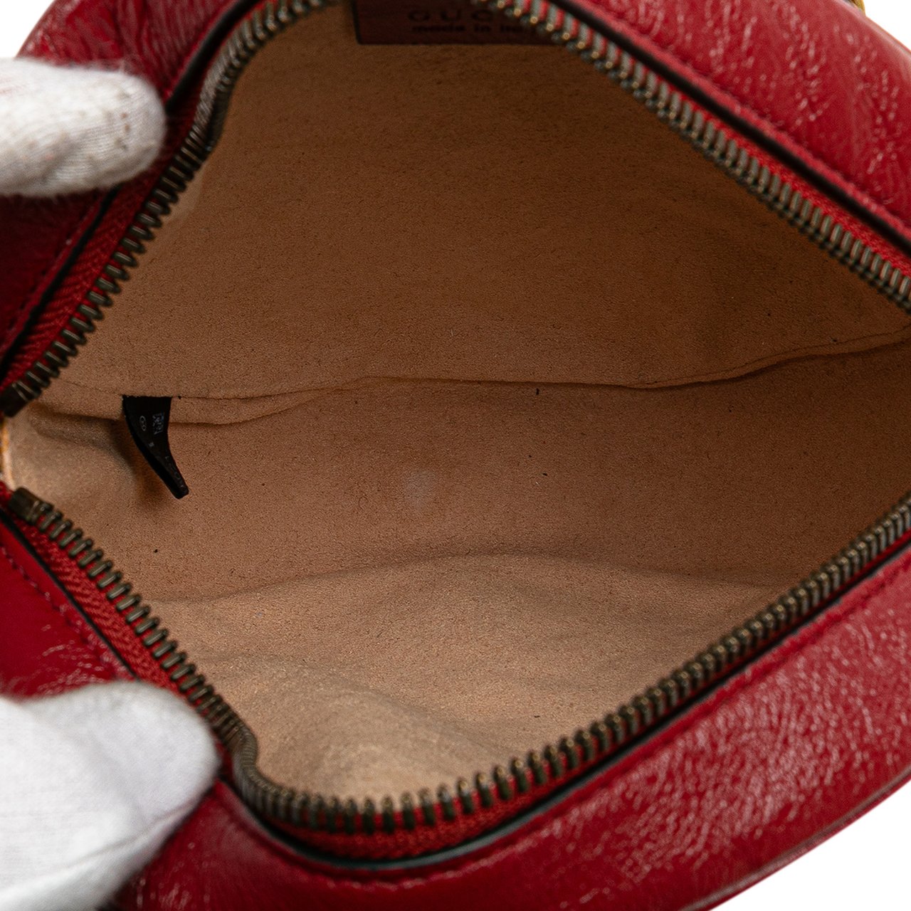 Gucci Mini GG Marmont Matelasse Leather Round Crossbody Rood