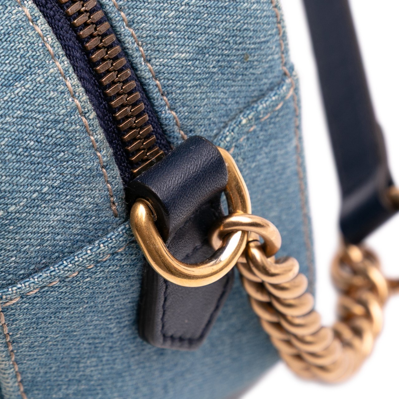 Gucci Small GG Marmont Embroidered Matelasse Denim Crossbody Blauw