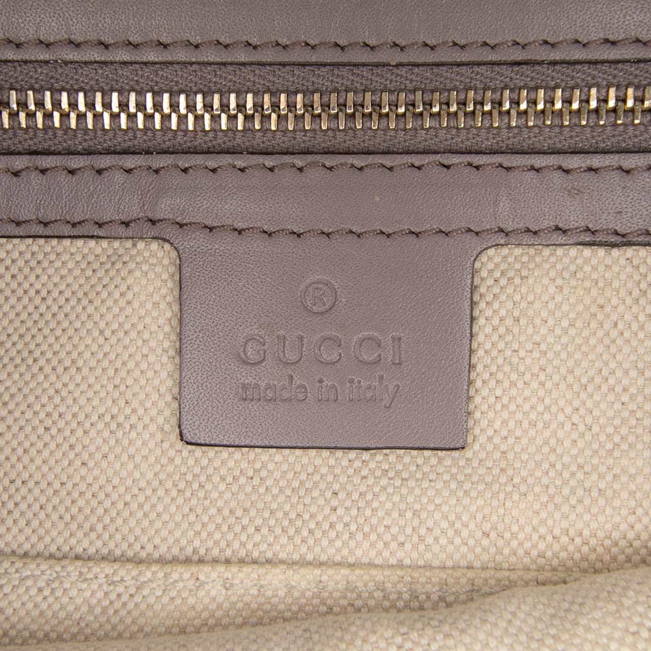 Gucci Medium Microguccissima Craft Tote Paars