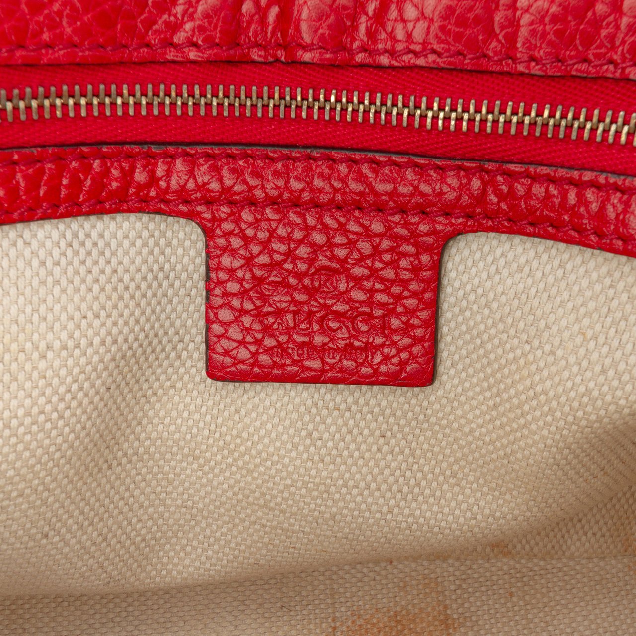 Gucci Medium Leather Soho Chain Flap Crossbody Rood