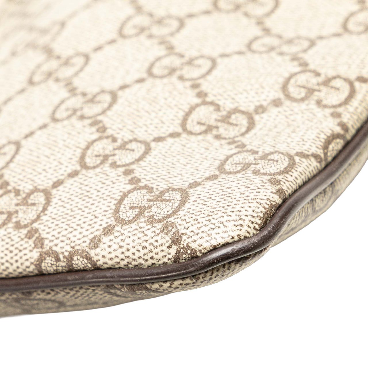 Gucci GG Supreme Crossbody Bruin