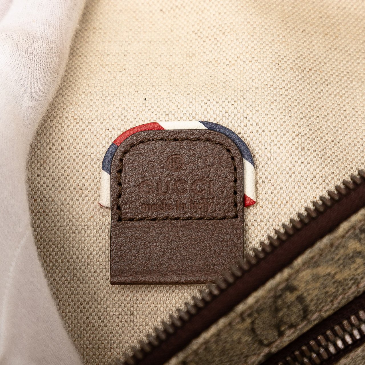 Gucci GG Supreme Courrier Belt Bag Bruin