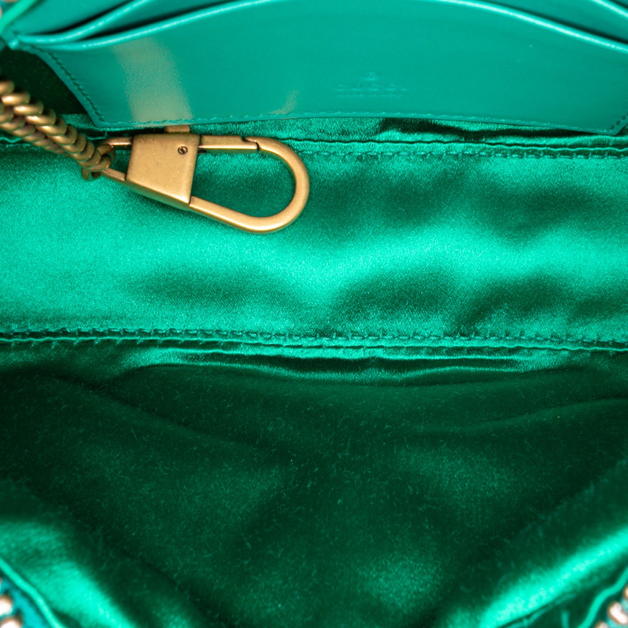 Gucci Mini GG Marmont Matelasse Velvet Torchon Half Moon Bag Groen