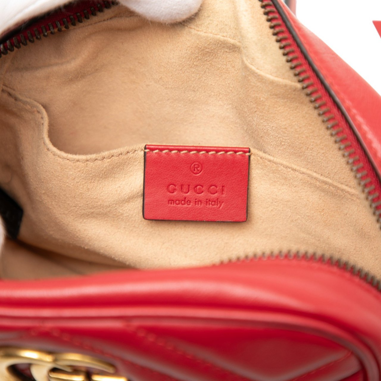 Gucci Mini GG Marmont Matelasse Leather Crossbody Rood