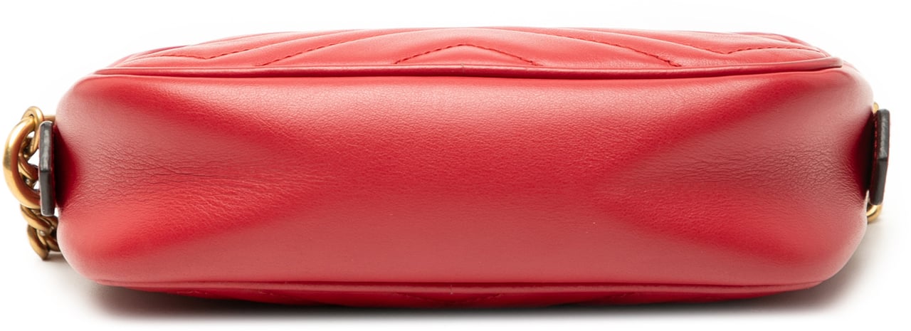 Gucci Mini GG Marmont Matelasse Leather Crossbody Rood