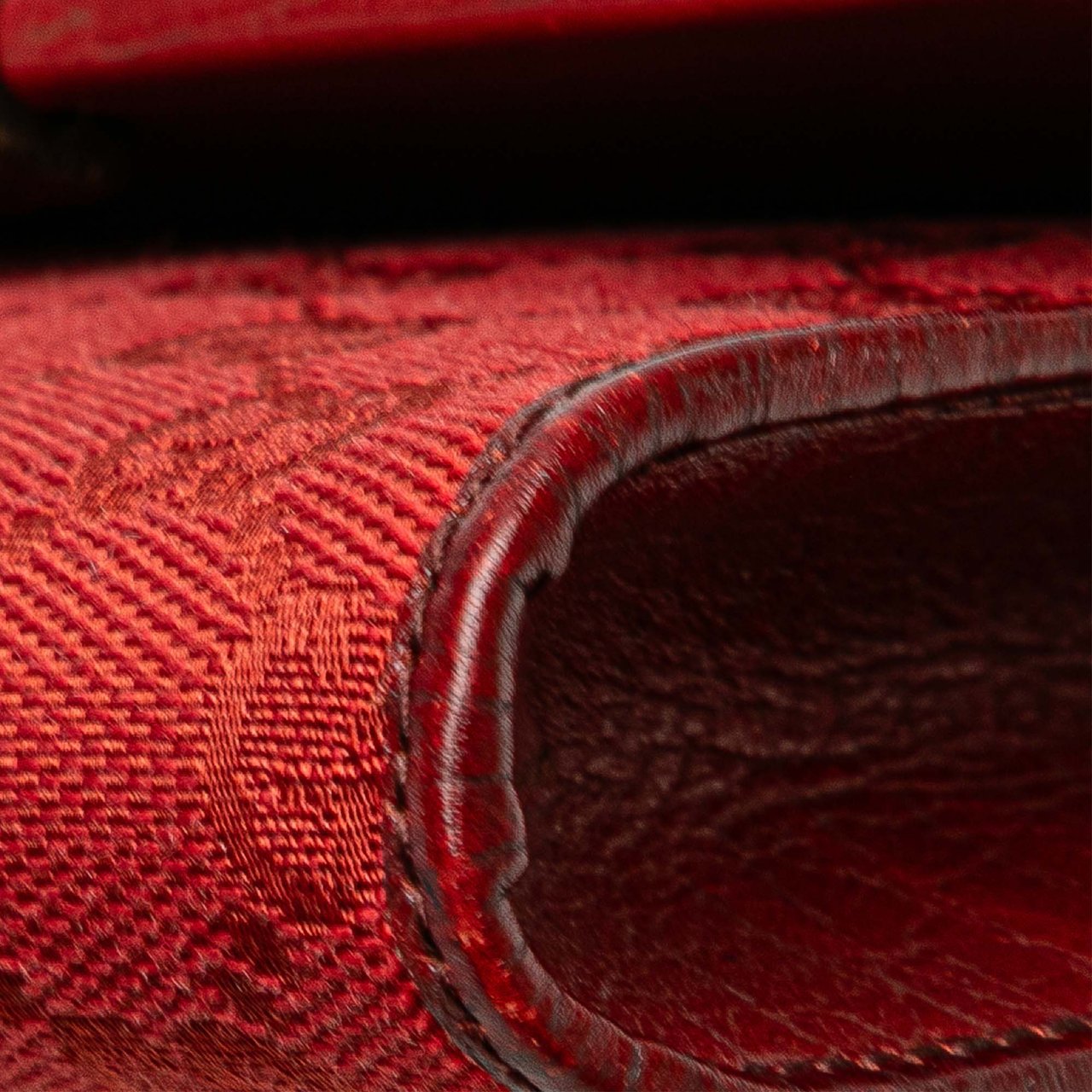 Gucci GG Canvas Bamboo Bar Crossbody Rood