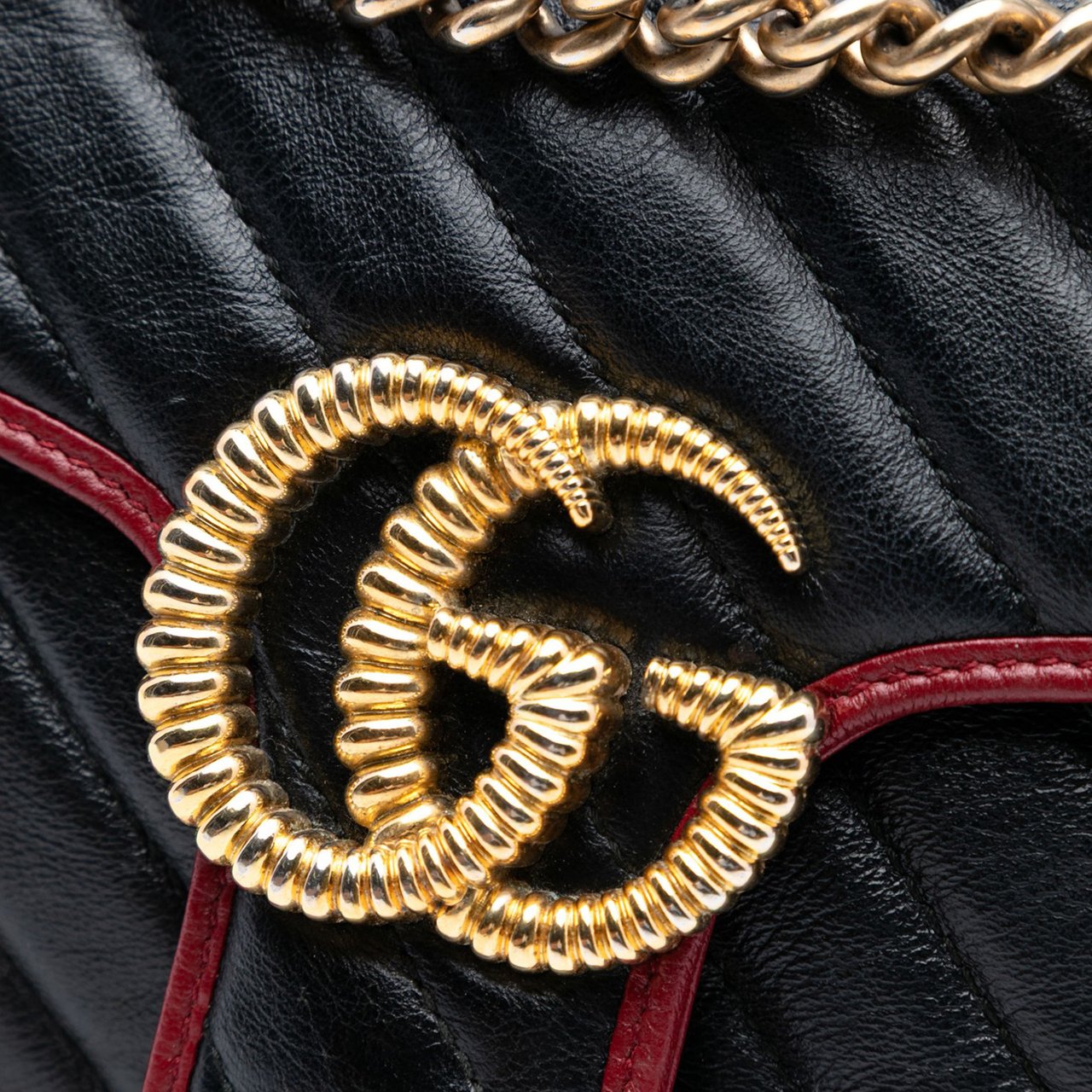 Gucci Medium GG Marmont Matelasse Diagonal Leather Torchon Shoulder Bag Zwart
