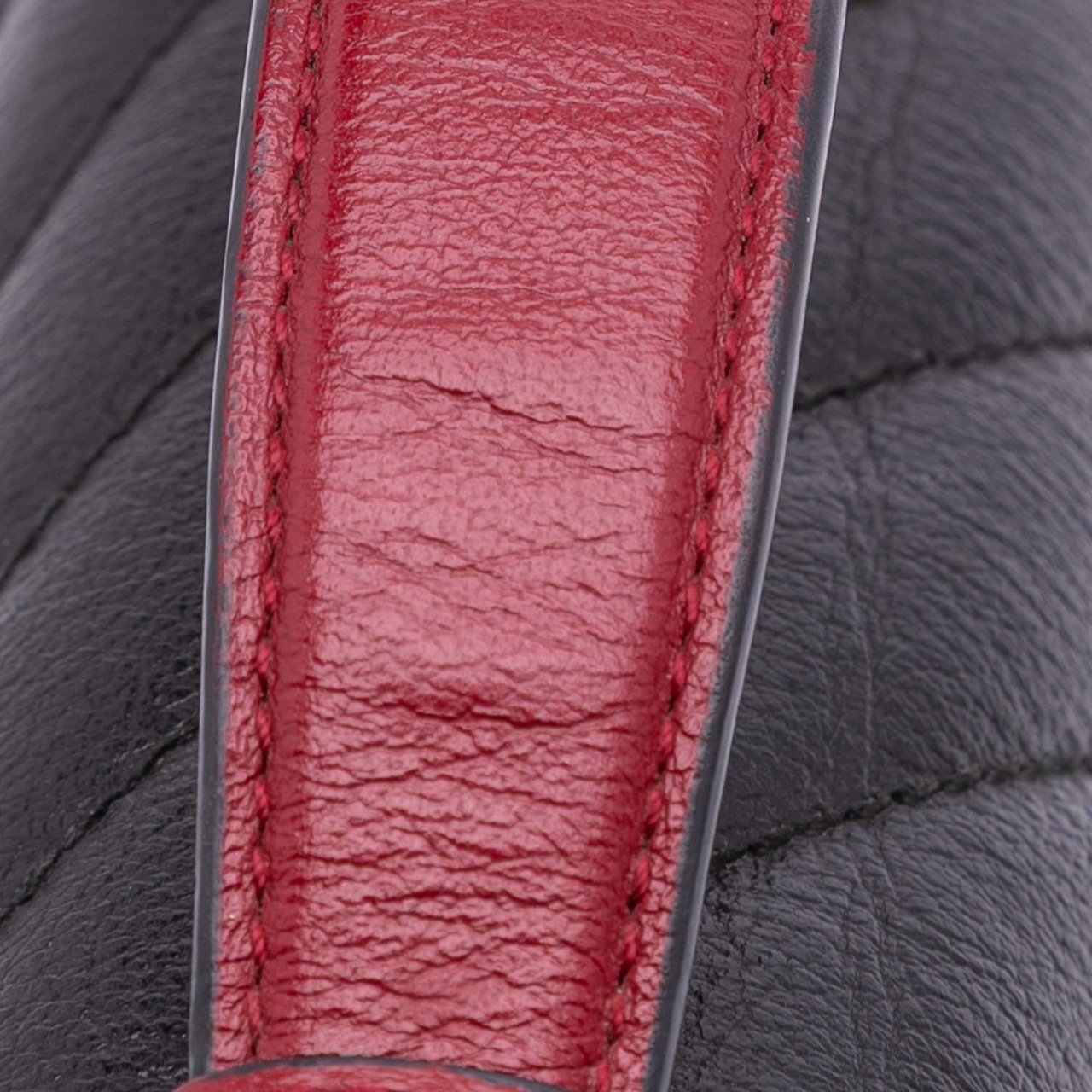 Gucci GG Marmont Matelasse Leather Torchon Top Handle Bag Zwart
