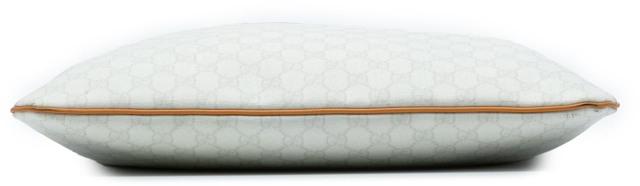 Gucci GG Supreme Heritage Logo Flat Zip Tote Wit