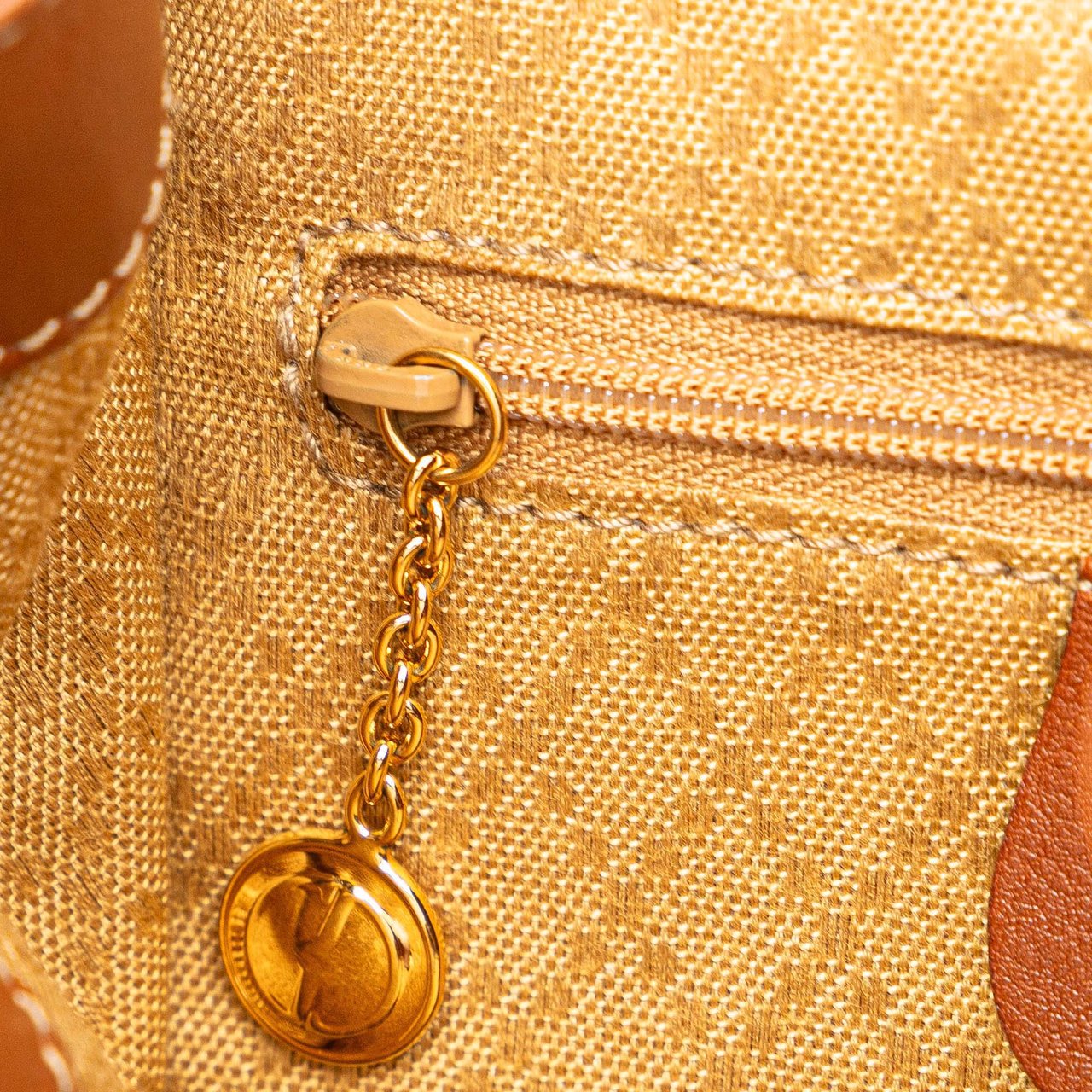 Gucci Leather Bamboo Backpack Bruin