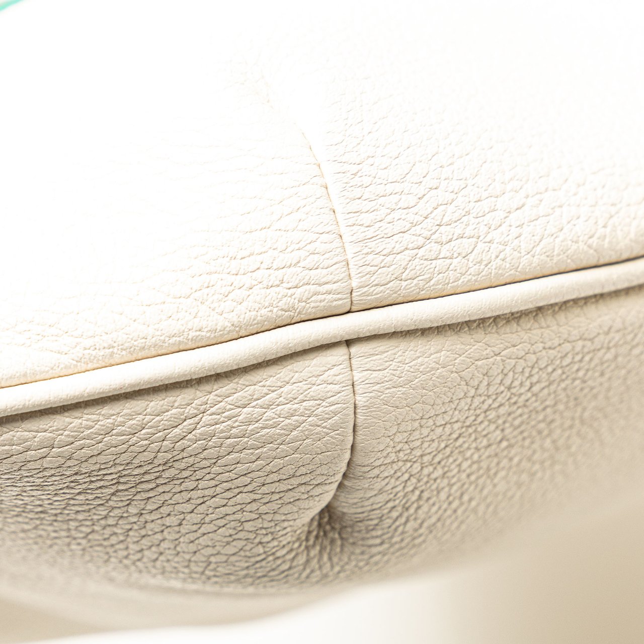 Gucci Leather Logo Half Moon Crossbody Wit