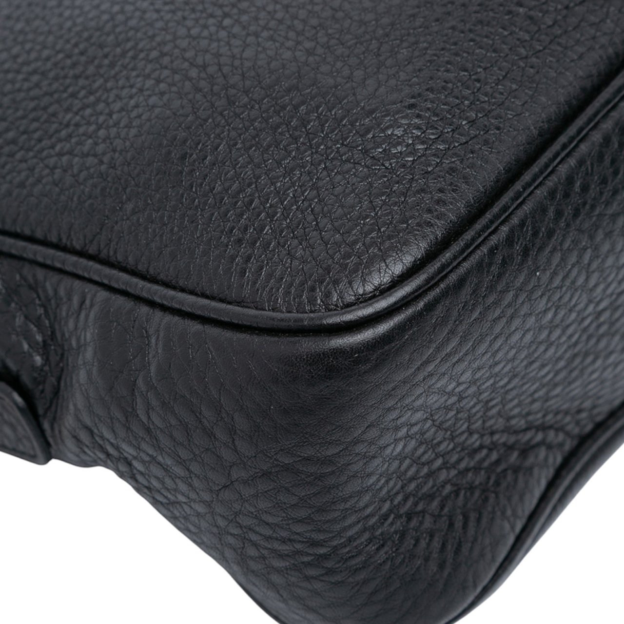 Gucci Pebbled Leather Soho Chain Zip Shoulder Bag Zwart