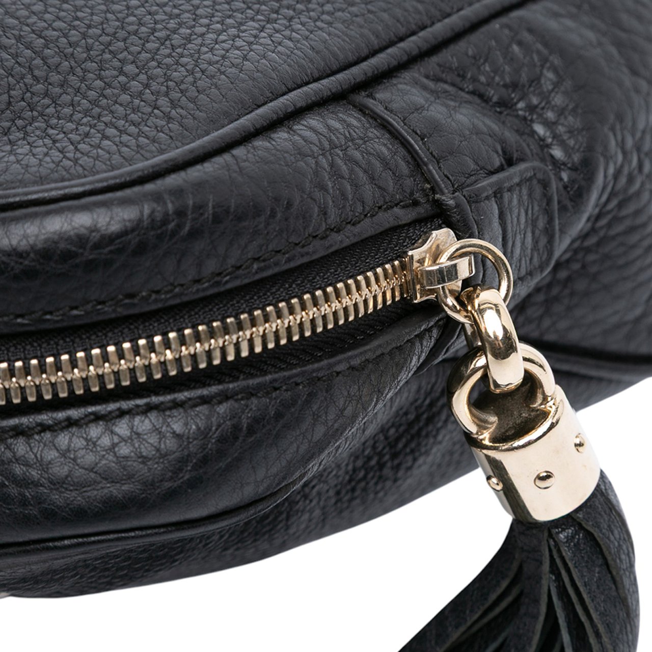 Gucci Pebbled Leather Soho Chain Zip Shoulder Bag Zwart
