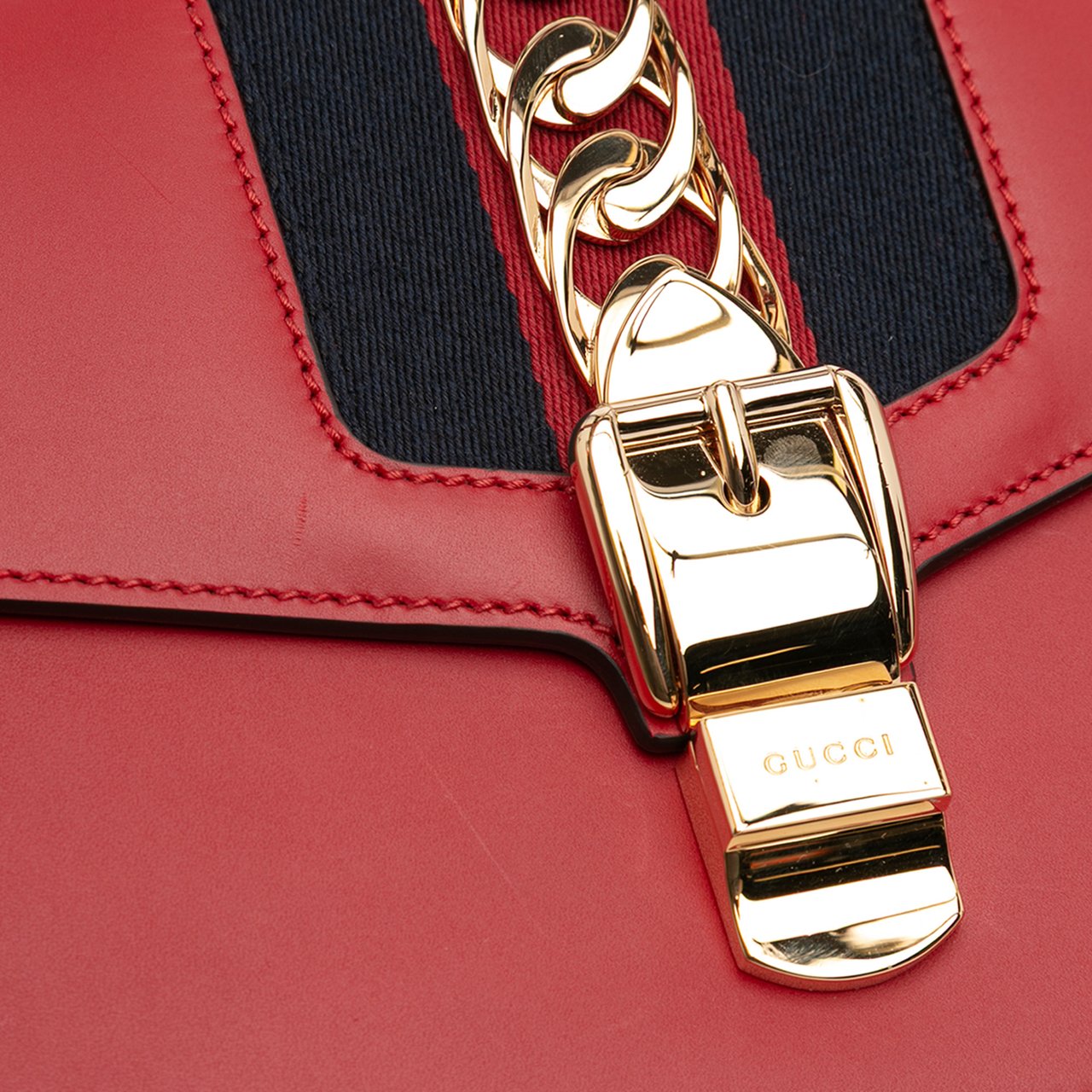 Gucci Small Leather Sylvie Web Satchel Rood