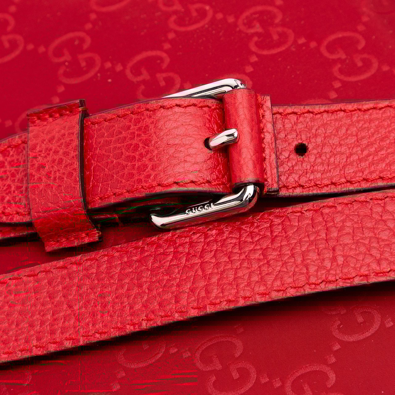Gucci GG Nylon Flat Messenger Bag Rood
