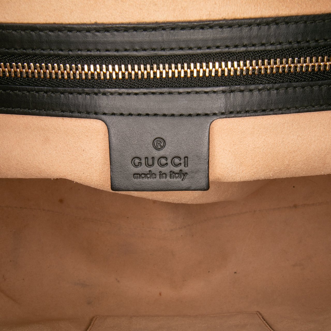 Gucci Guccissima Linea A Fold Over Satchel Zwart