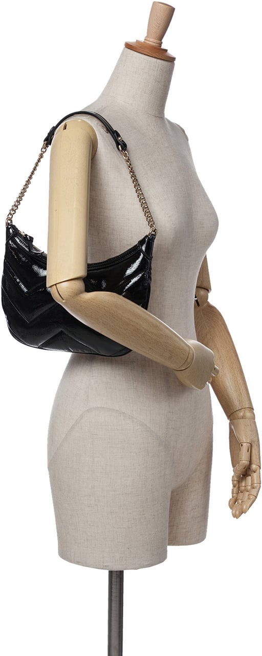 Gucci GG Marmont Matelasse Patent Shoulder Bag Zwart