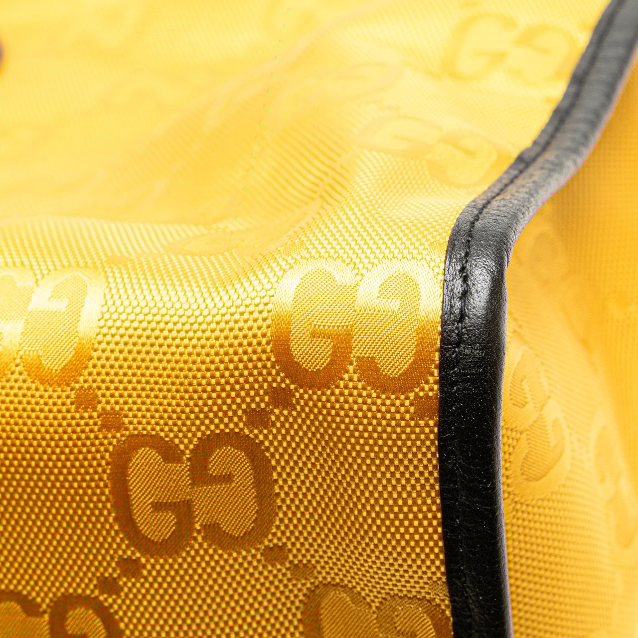 Gucci GG Econyl Off The Grid Convertible Tote Geel