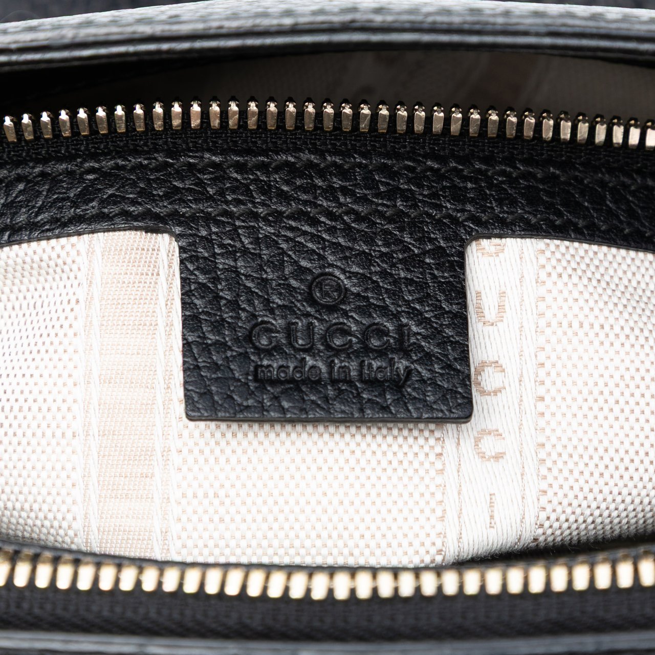 Gucci Calfskin Swing Top Handle Satchel Zwart