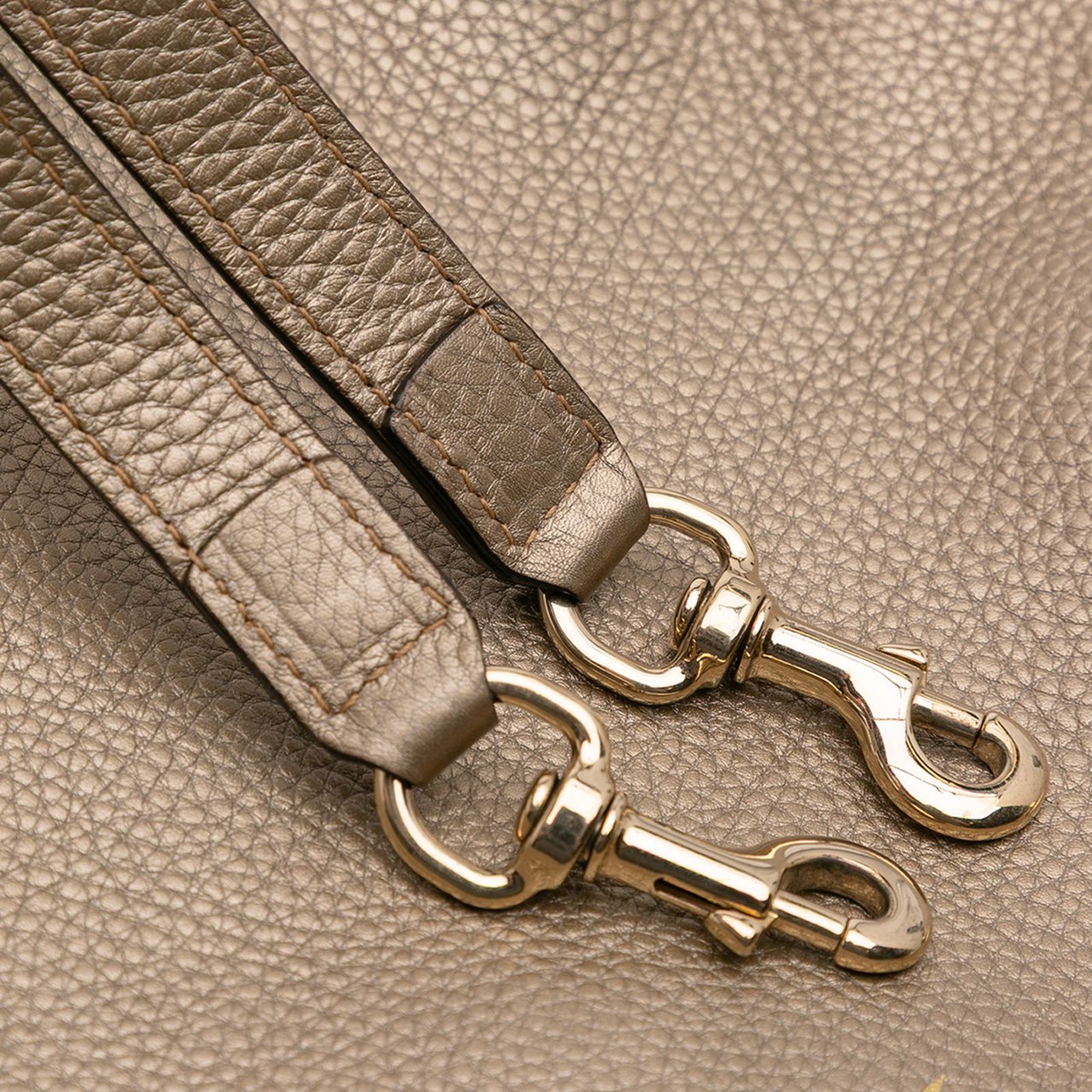 Gucci Medium Calfskin Bamboo Shopper Satchel Goud