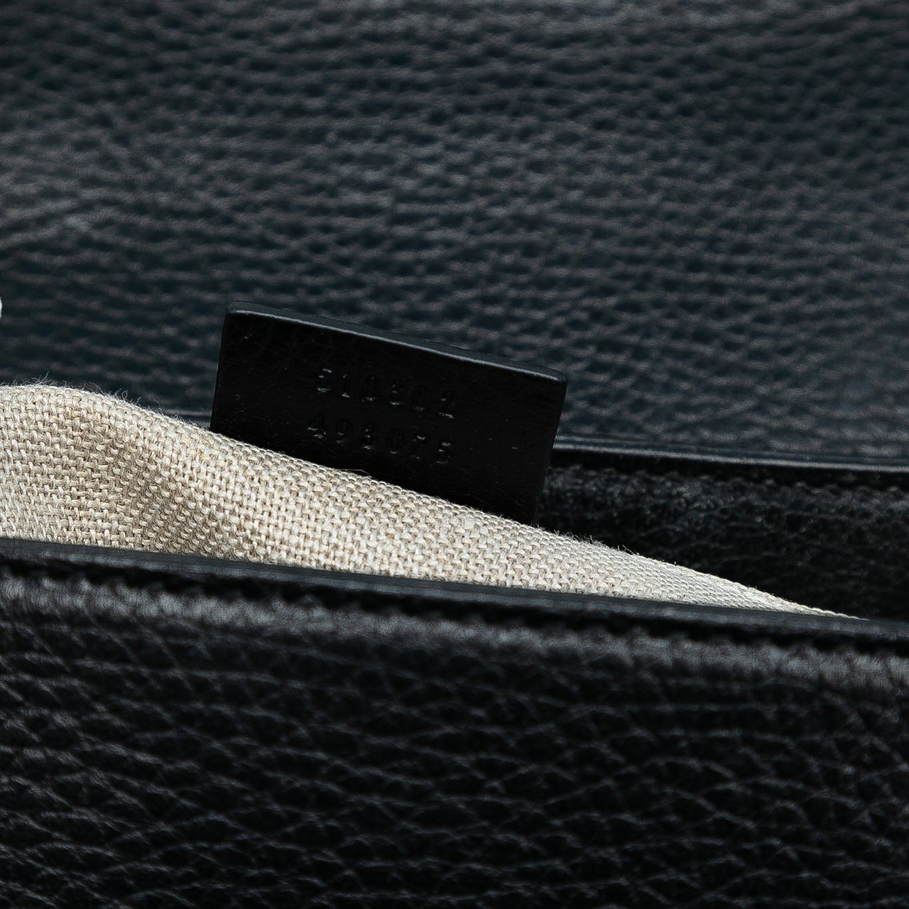 Gucci Small Dollar Calf Interlocking G Satchel Zwart