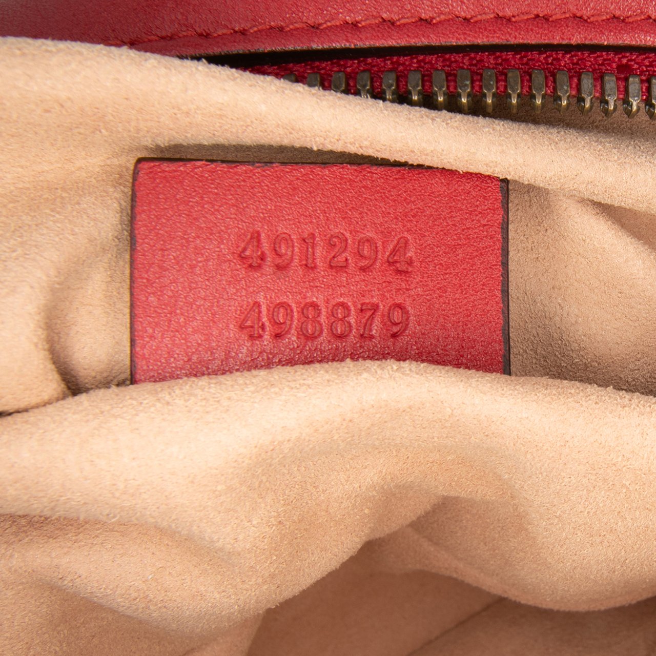 Gucci Small GG Marmont Matelasse Leather Belt Bag Rood