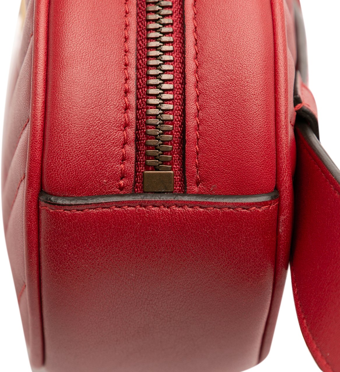 Gucci Small GG Marmont Matelasse Leather Belt Bag Rood