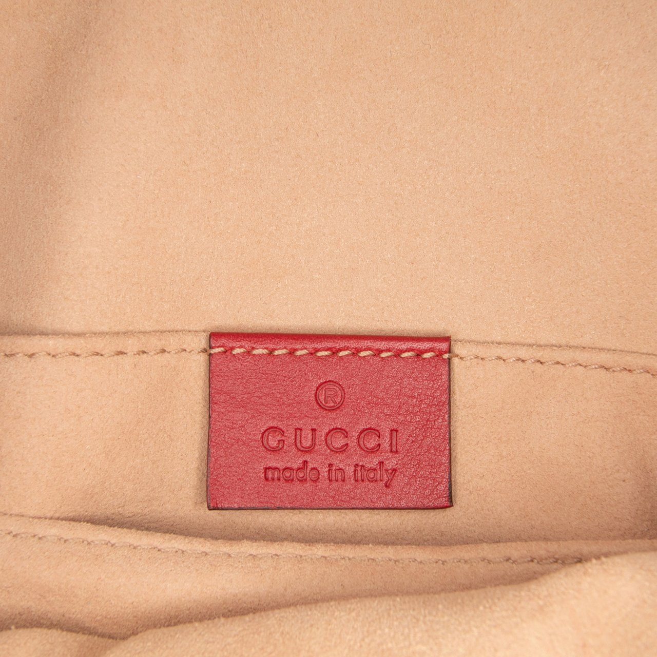 Gucci Small GG Marmont Matelasse Leather Belt Bag Rood