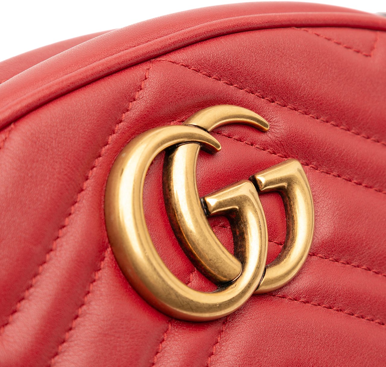 Gucci Small GG Marmont Matelasse Leather Belt Bag Rood