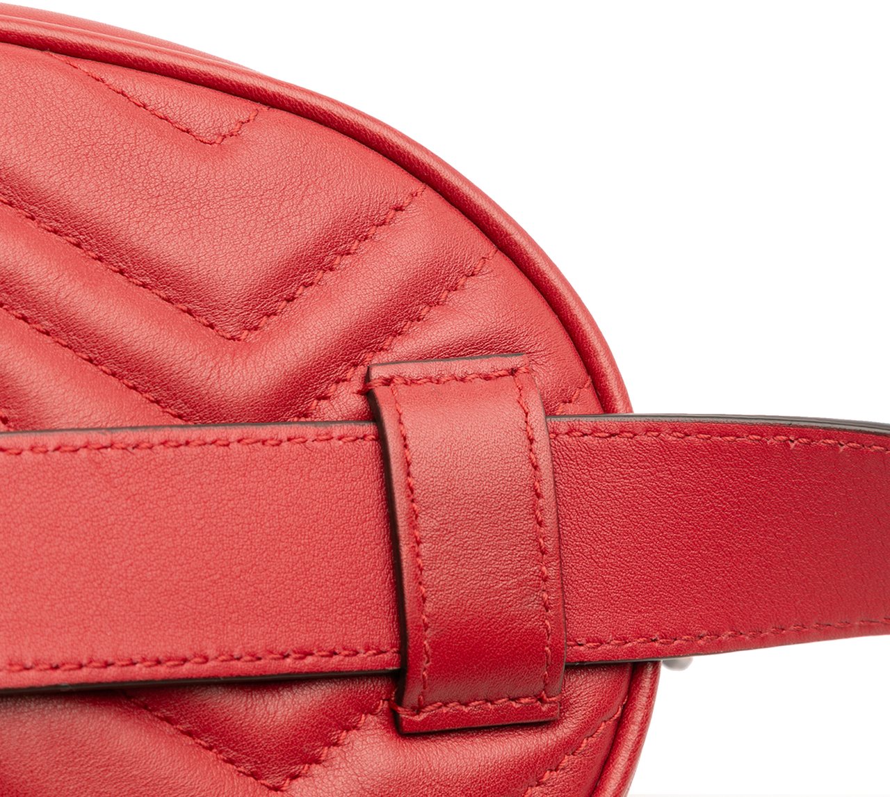 Gucci Small GG Marmont Matelasse Leather Belt Bag Rood