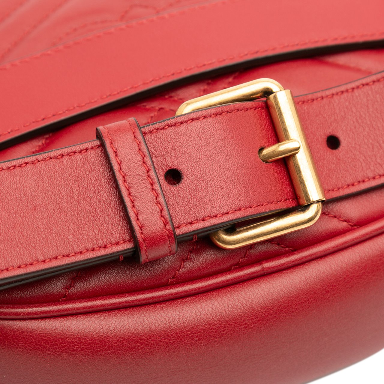 Gucci Small GG Marmont Matelasse Leather Belt Bag Rood