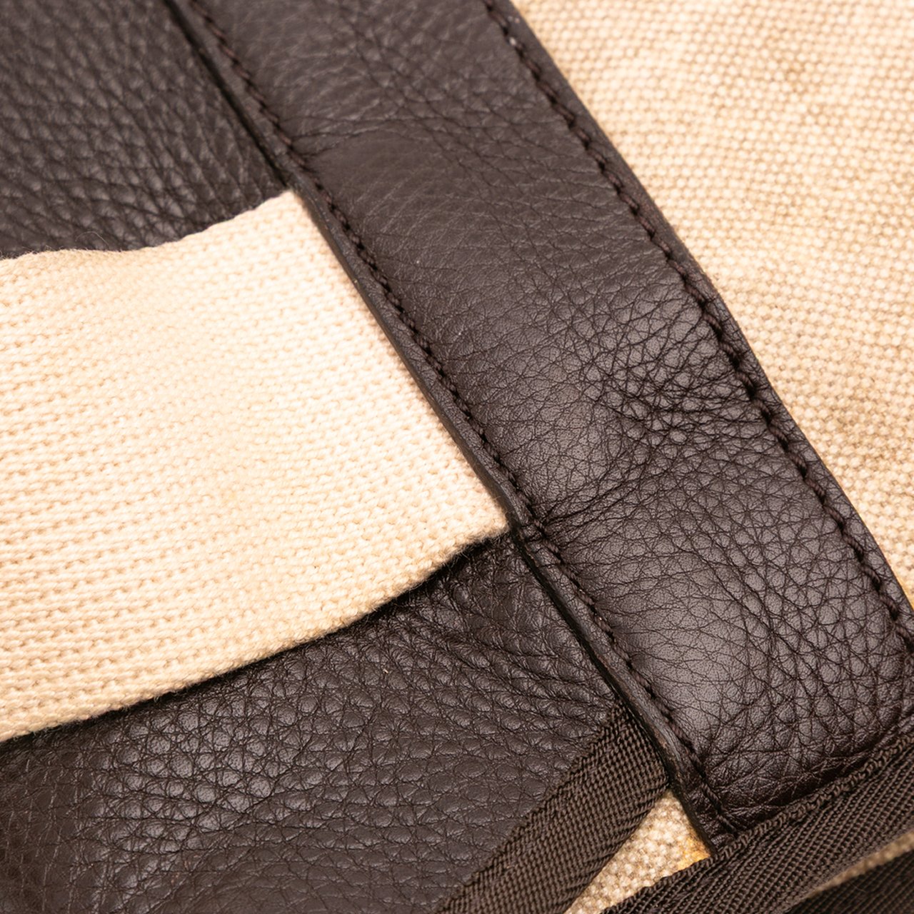 Gucci GG Canvas Crossbody Bruin