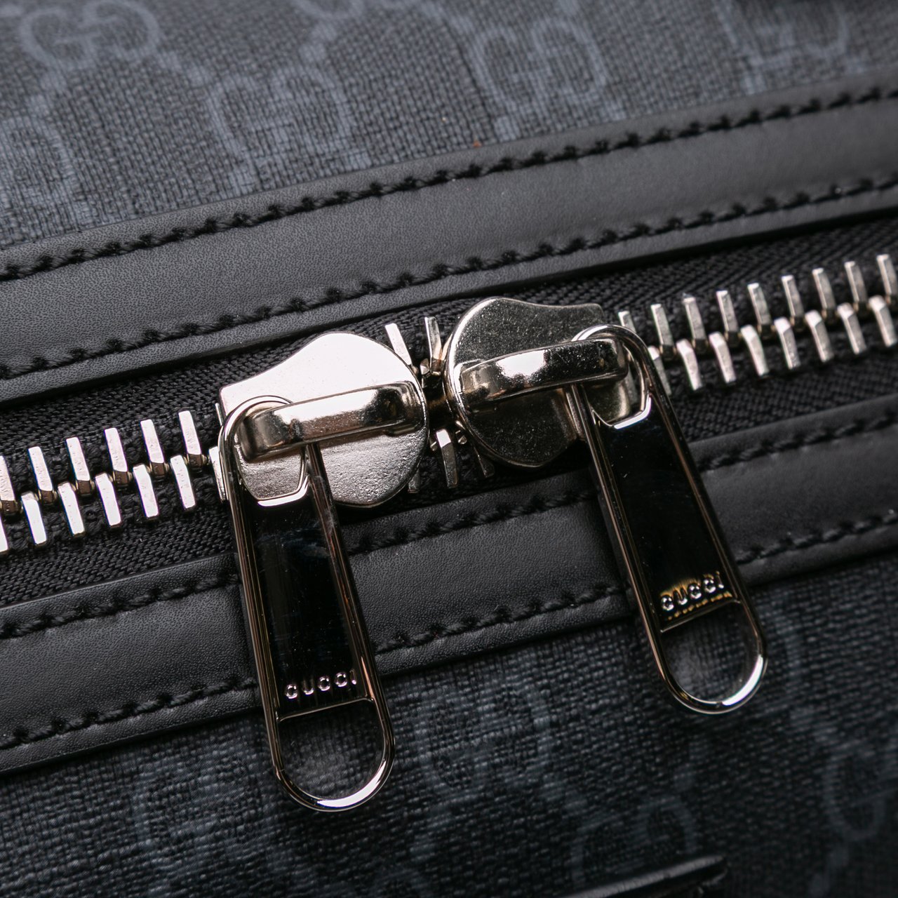 Gucci Medium GG Supreme Carry On Duffle Bag Zwart