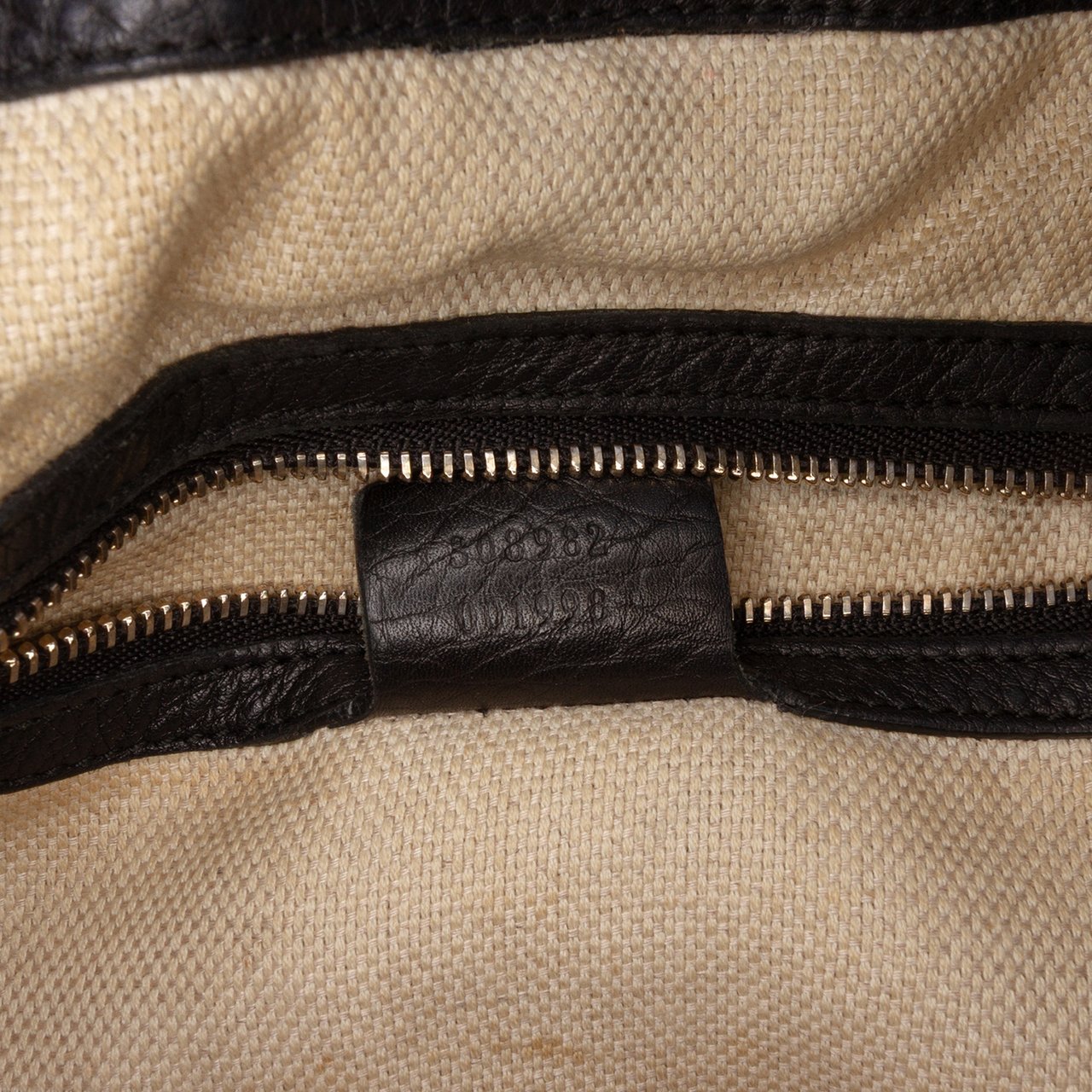 Gucci Medium Leather Soho Chain Tote Zwart