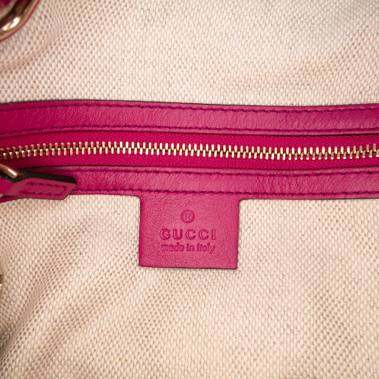 Gucci Small Patent Soho Satchel Roze
