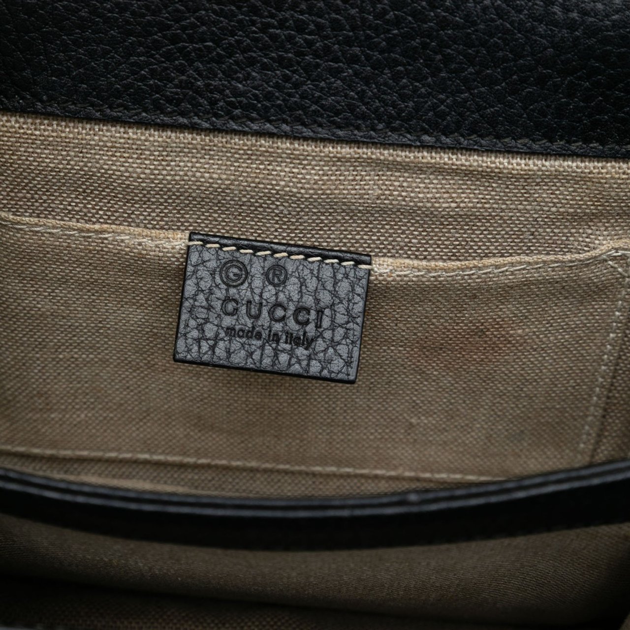 Gucci Small Dollar Calfskin Interlocking G Crossbody Zwart