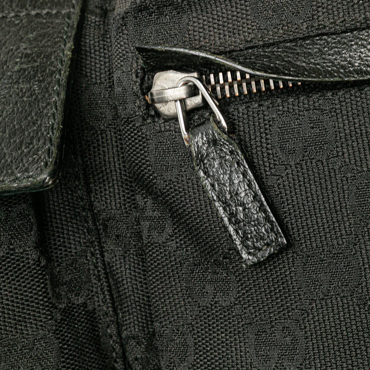 Gucci GG Canvas Double Pocket Belt Bag Zwart